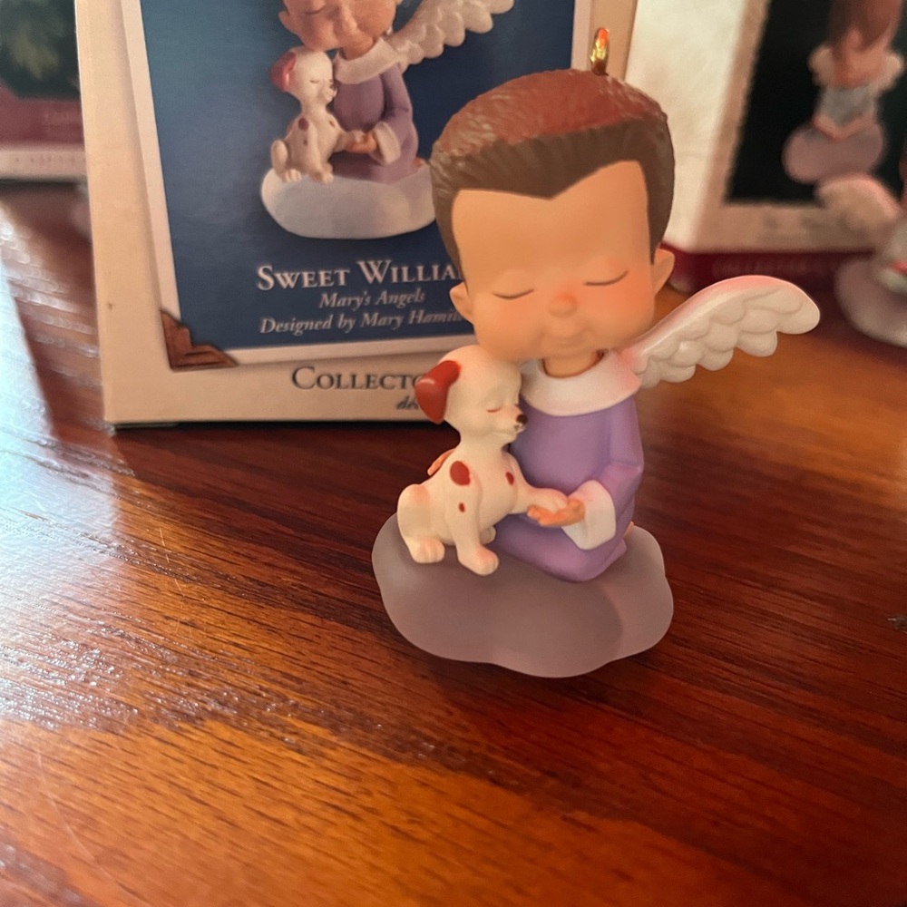 Sweet William Hallmark. Mary's Angels. 16th in series.